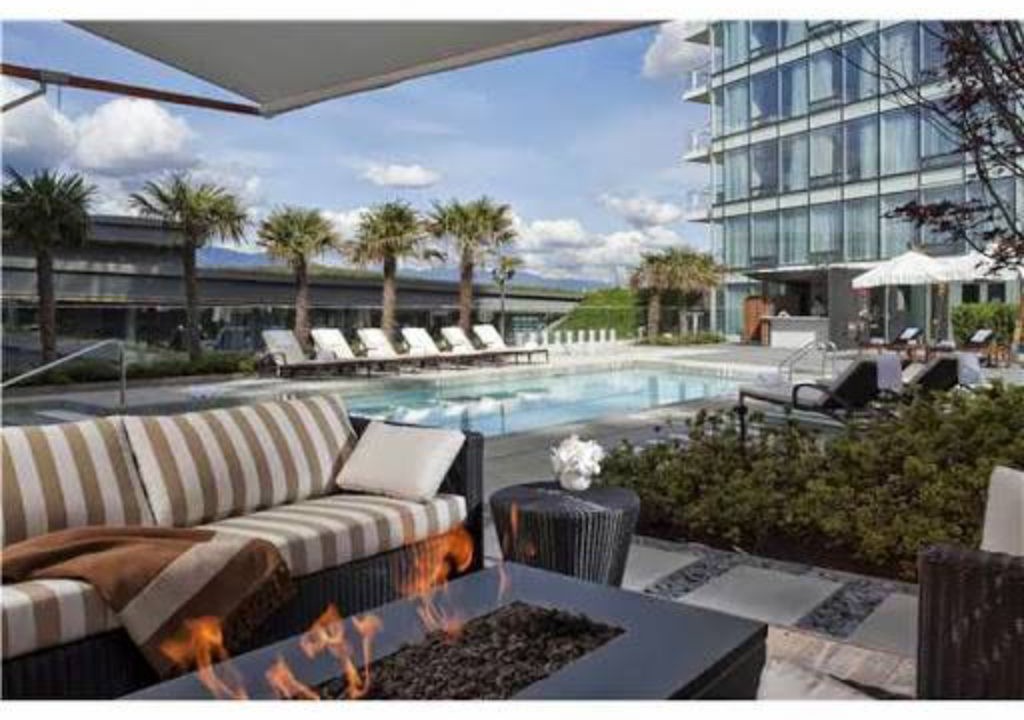 Coal Harbour Apartment | Sub-Penthouse @ the Fairmont Pacific Rim!