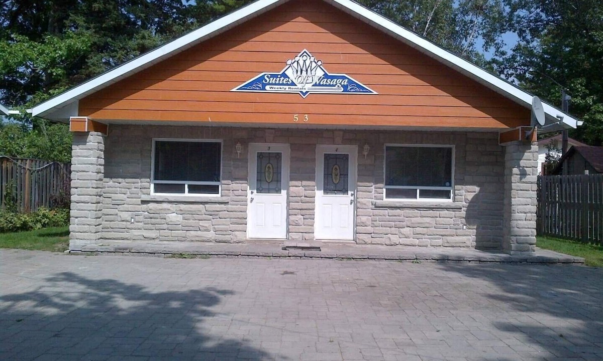 Wasaga Beach Cottage | Suites of Wasaga Beach Area 1 Unit #4