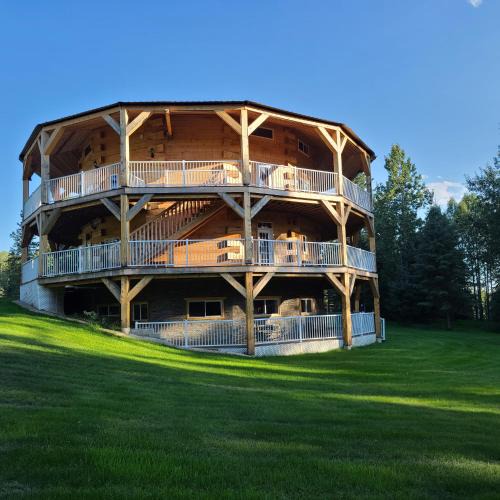 Edson Bed & Breakfast | Sundance Country Lodge B&B