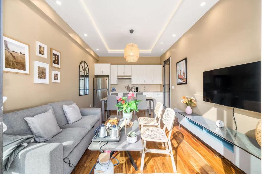 Richmond Apartment | Sunnywood Garden