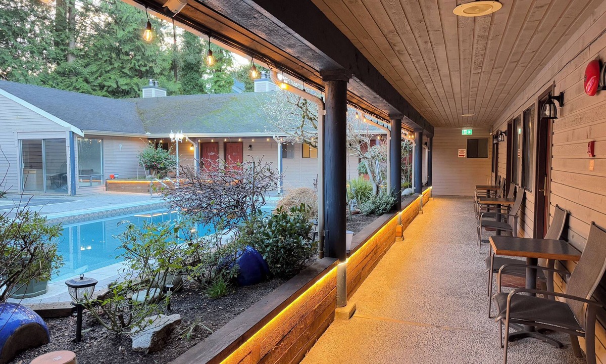 Gibsons Hotel | Sunshine Lodge