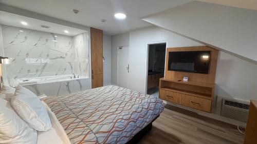 Mississauga Hotel | Super 5 Inn
