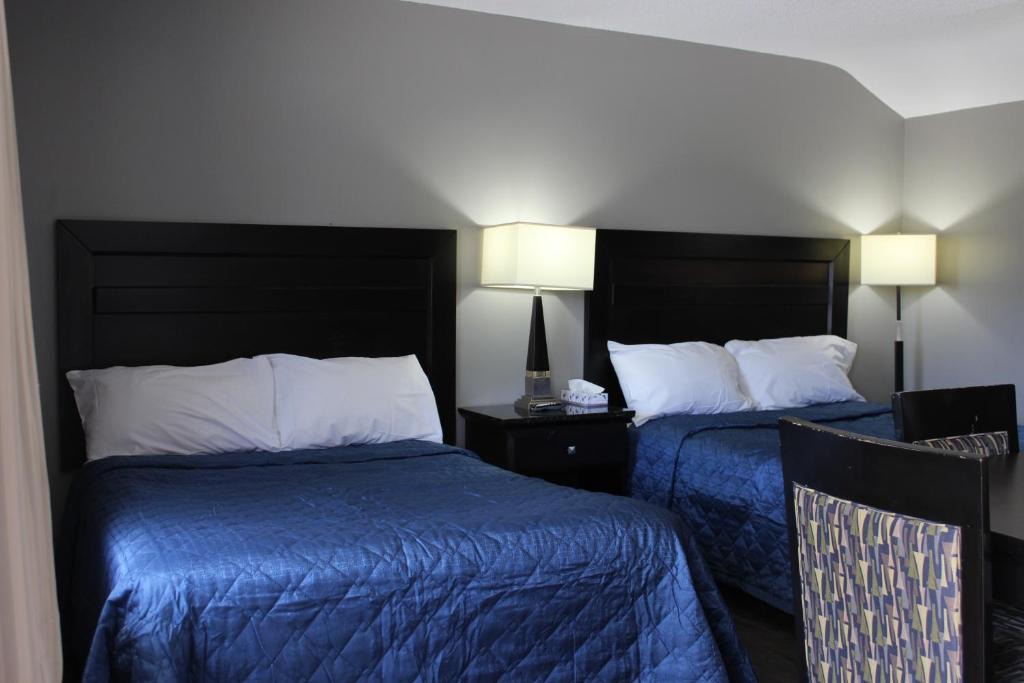 Highland Hotel | Super 7 Motel London
