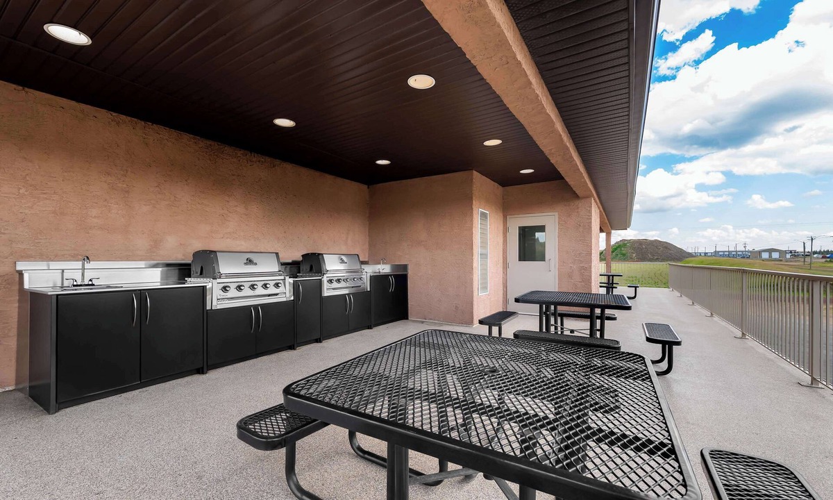 Hardisty Hotel | SureStay Plus Hotel by Best Western Hardisty