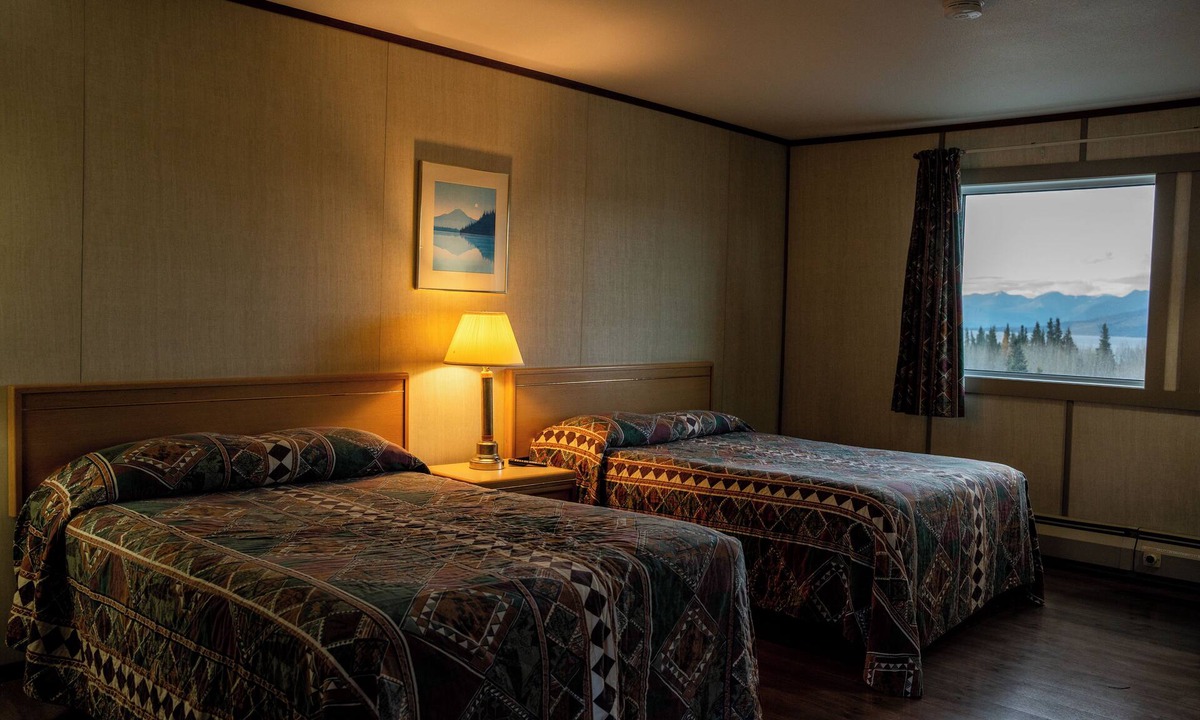 Destruction Bay Hotel | TALBOT ARM MOTEL