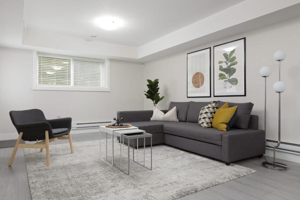 Lynn Valley House | Tastefully Furnished and Newly Updated 2 BD Central Lynn Valley North Vancouver