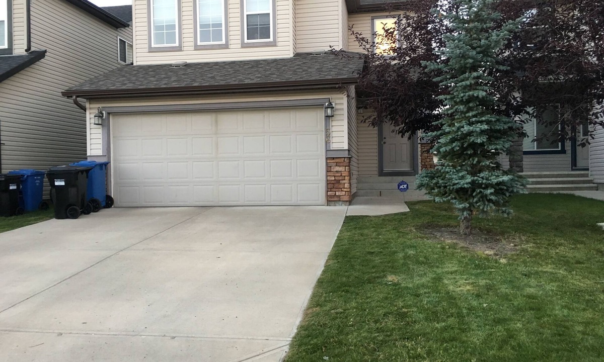 Panorama Hills House | Tastefully Furnished Comfortable and Quiet 3 bed, 2.5 bath in nice neighborhood