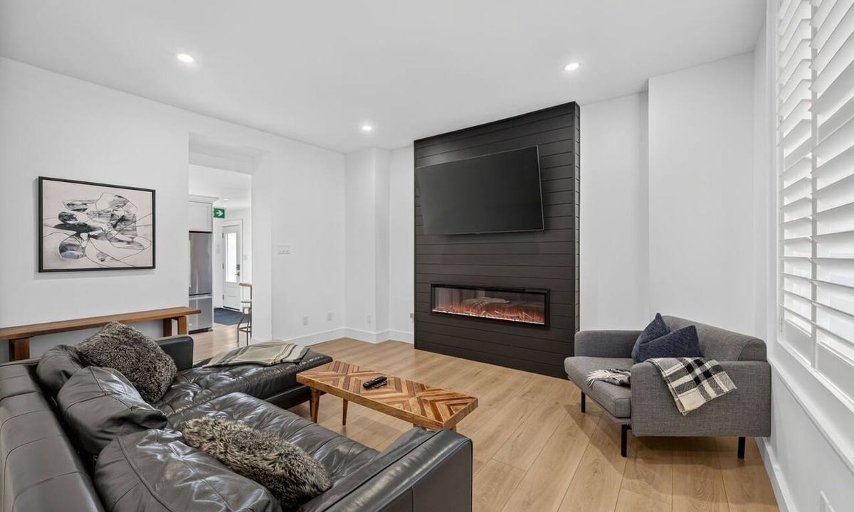 Collingwood House | The 1883 Century Hotel Suite