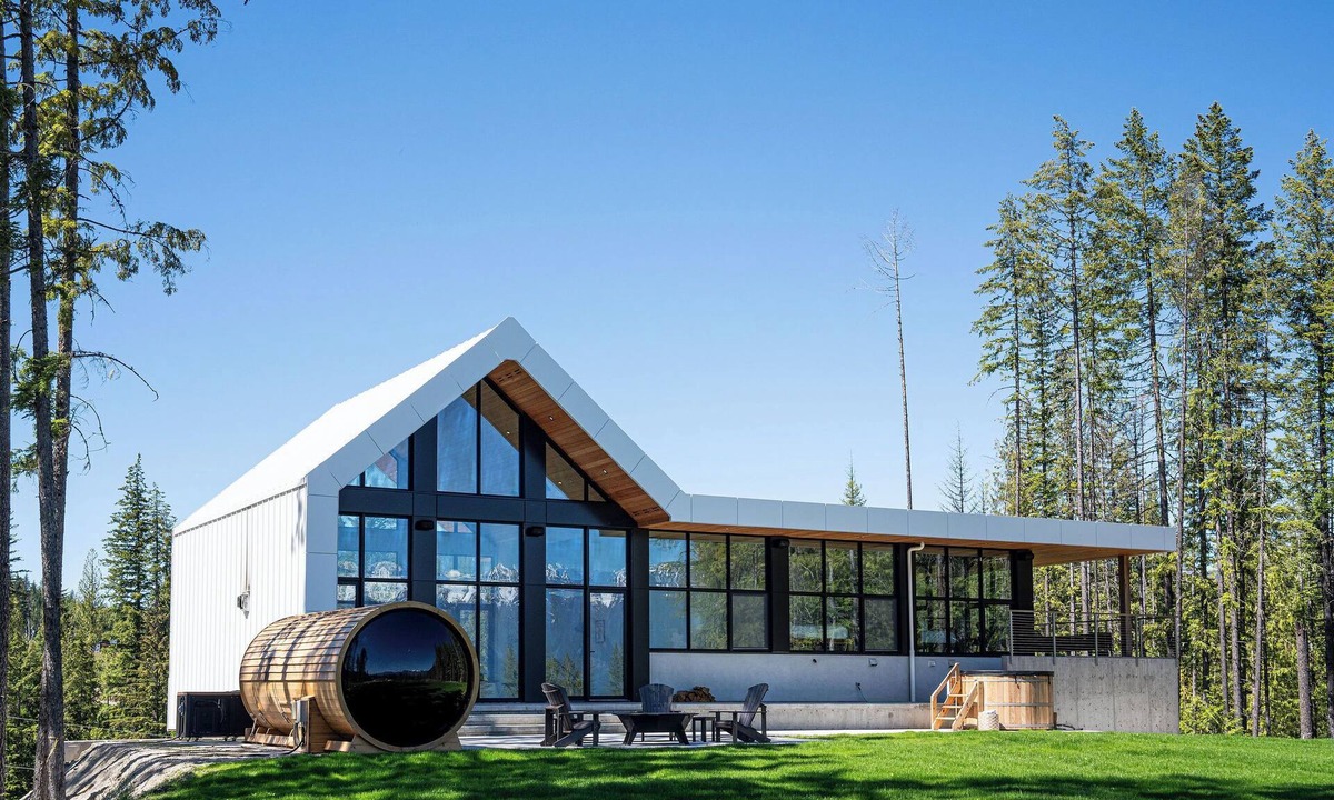 Galena Bay Ski Chalet | The Alder - Shelter Bay Estates Modern Chalet