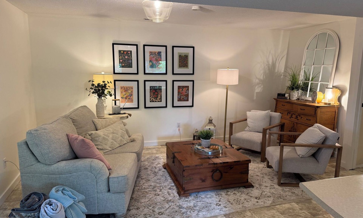 Salmon Arm House | The Backyard Suite