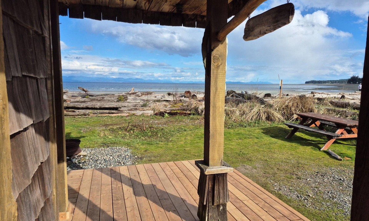 Black Creek House | The Boathouse-Beachfront