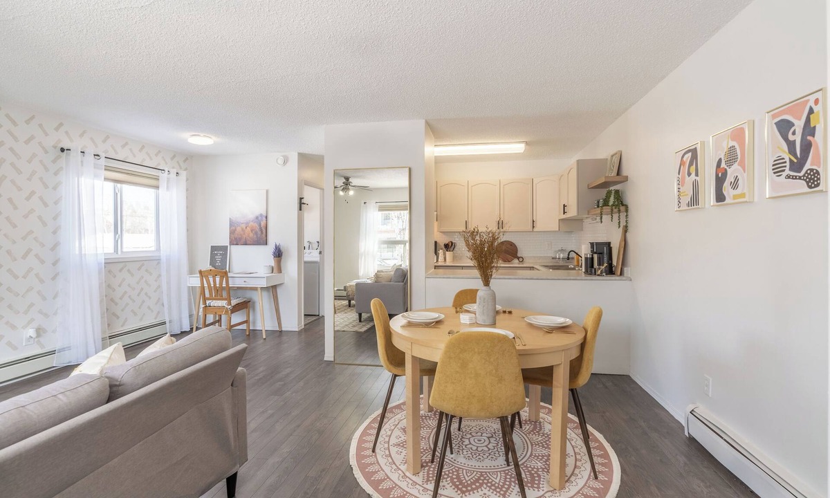 Yellowknife Apartment | THE CANARY NOOK - Your Perfect Northern Getaway