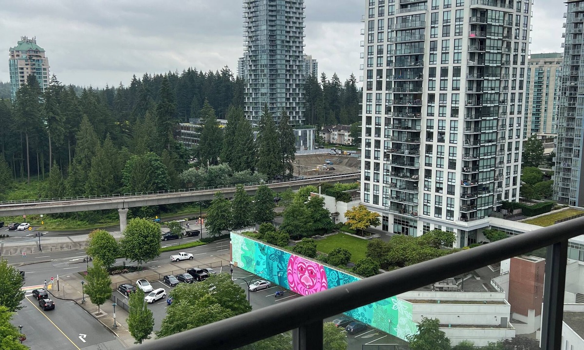 Coquitlam Condo | The Central Peak: 6 Guest Rental Condo