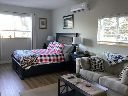Kootenay Boundary House | The Cozy Nook