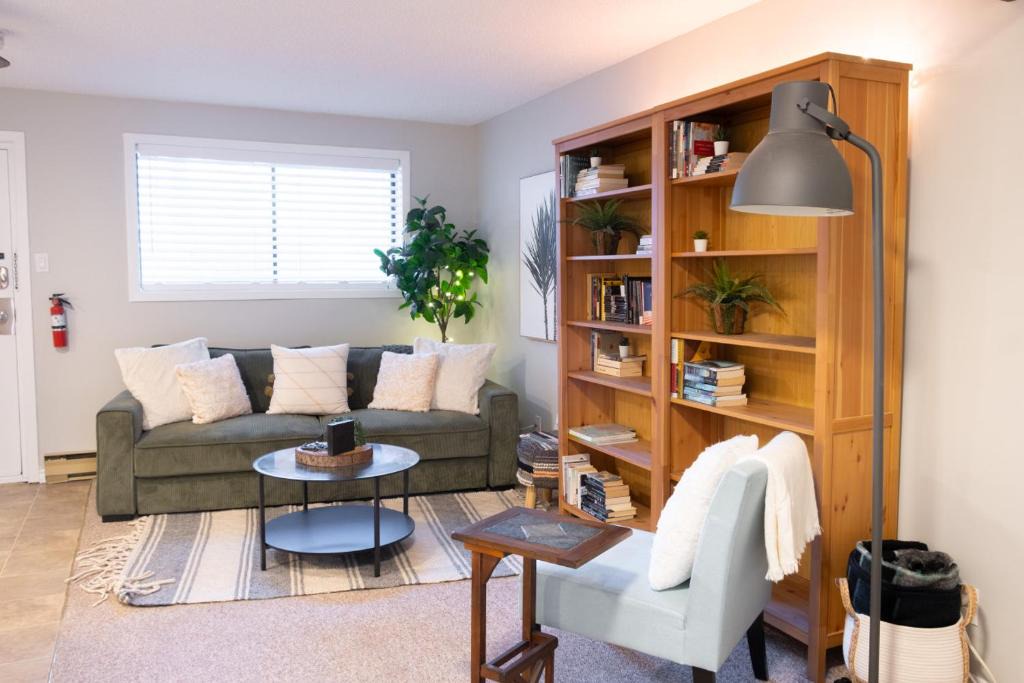 Harrison Hot Springs Apartment | The Drift Walkable to Beach and Village