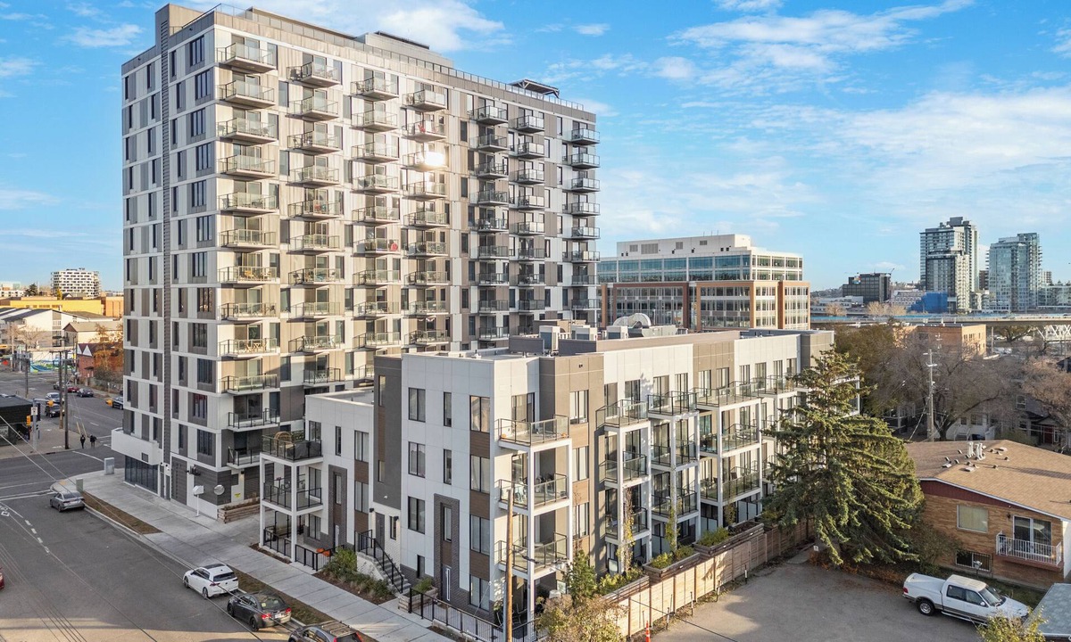 Crescent Heights Condo | ✨ The Era City Haven – Modern 2BR/2BA w/Breathtaking Calgary Views