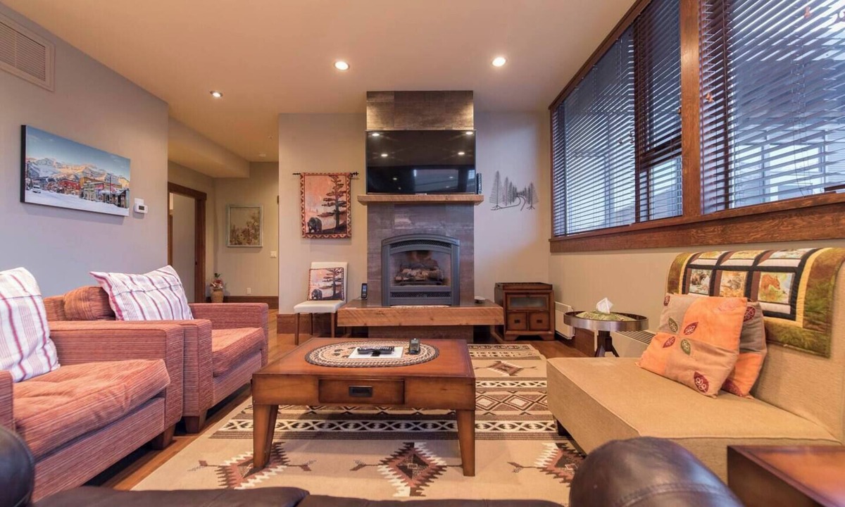 Fernie Condo | The Historic 901 Penthouse | Private Hot Tub