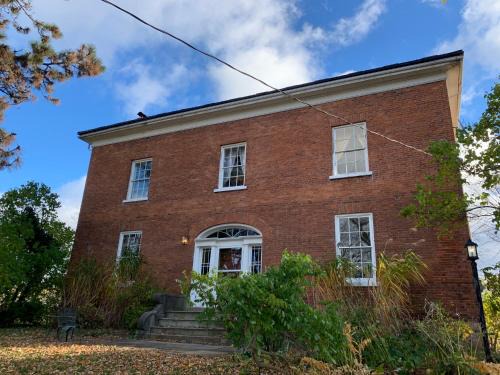 Niagara-on-the-Lake Bed & Breakfast | The House of Elsie Bed and Breakfast