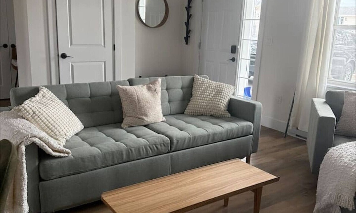 East Hants House | The Hub in Lantz Modern 2Brdm w/working space and BBQ