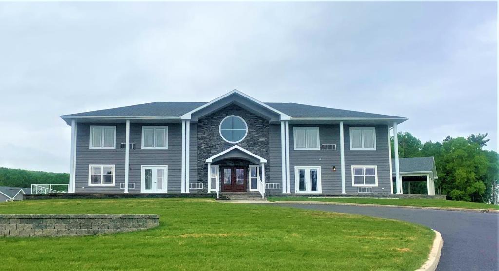 Ben Eoin Hotel | The Lakes at Ben Eoin Golf Club & Resort