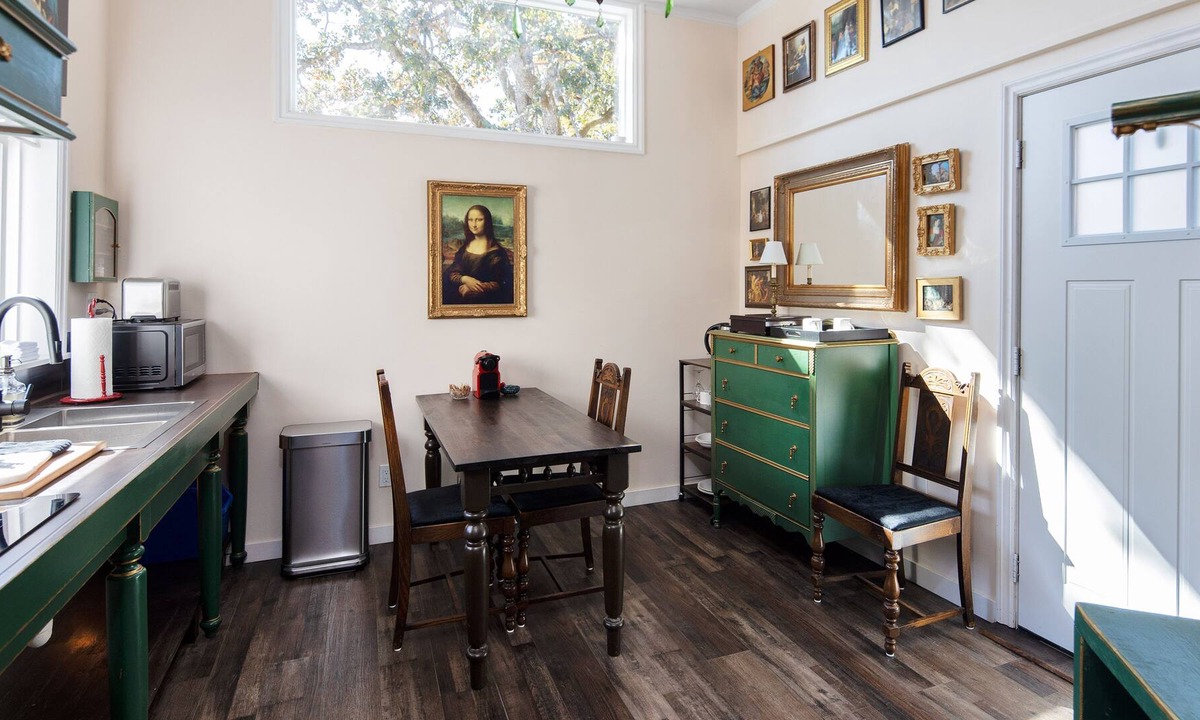Saanich West House | The Little Museum Loft Home - Victoria, BC Canada Tiny Homes