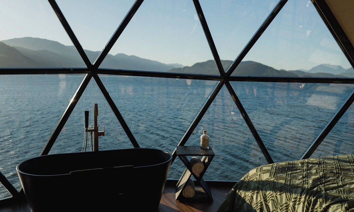 Harrison Hot Springs Cabin | "The Lodge on Harrison Lake" Geodome