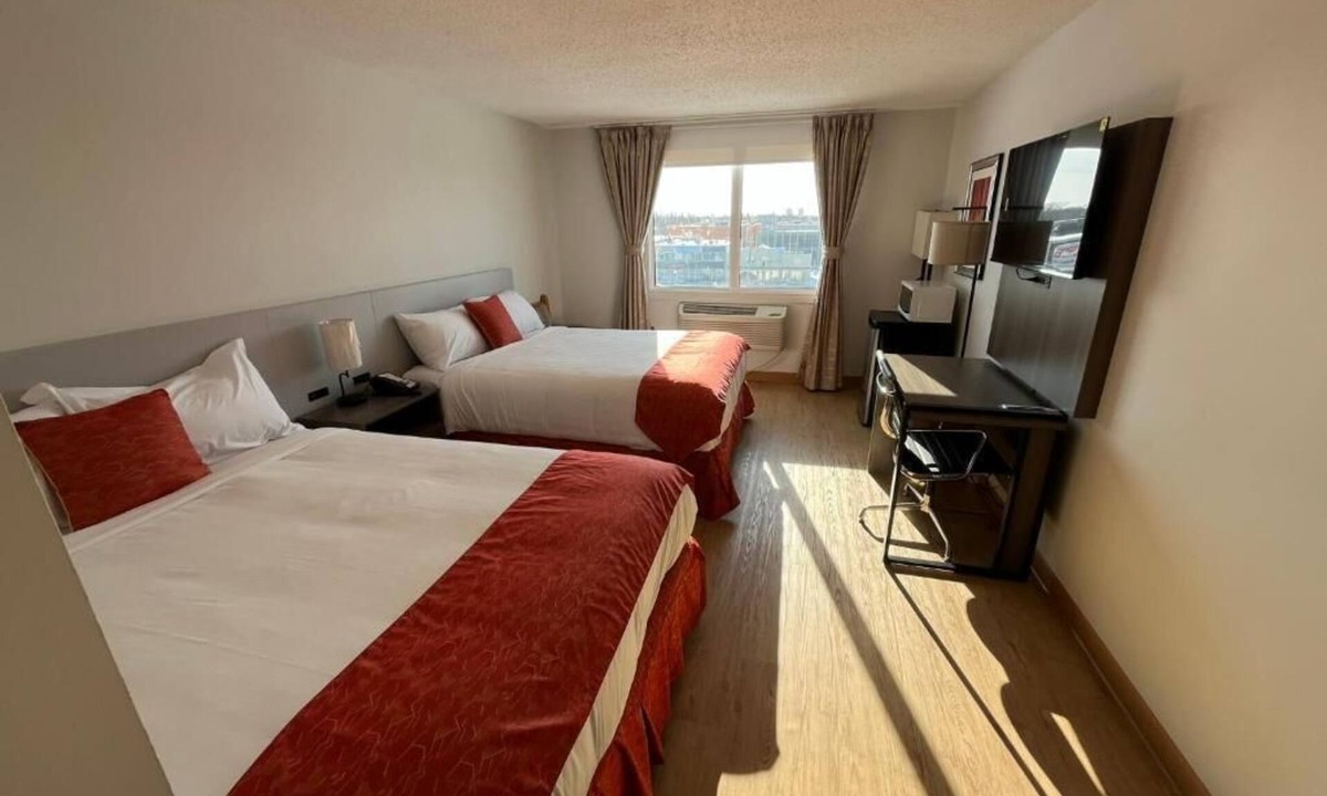 Jasper Place Hotel | THE LODGE INN
