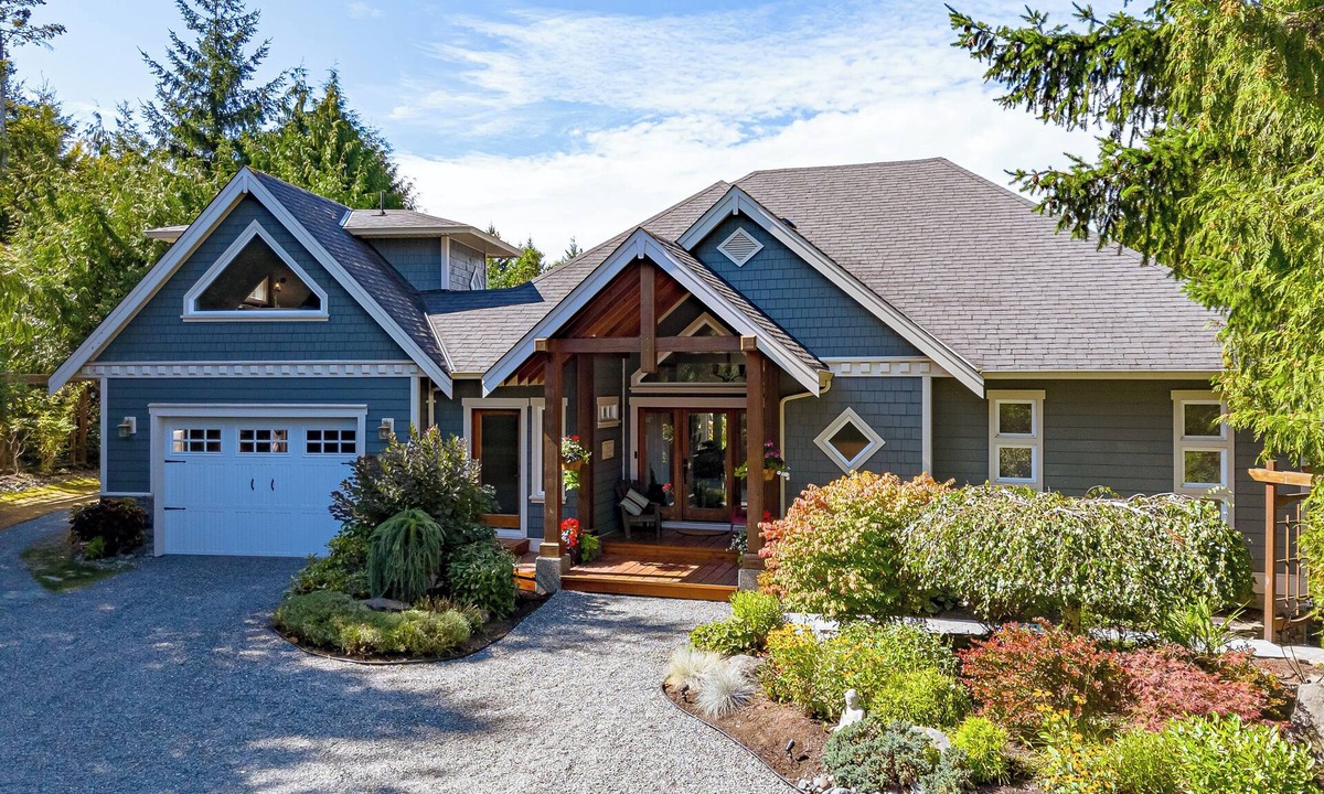 Shawnigan Lake Bed & Breakfast | "The Loft Suite".