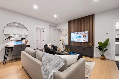 District of North Vancouver Apartment | The North Shore Luxe Suite