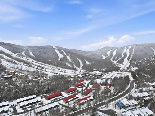 Stoneham Ski Chalet | The refuge of the slopes, ski in, ski out