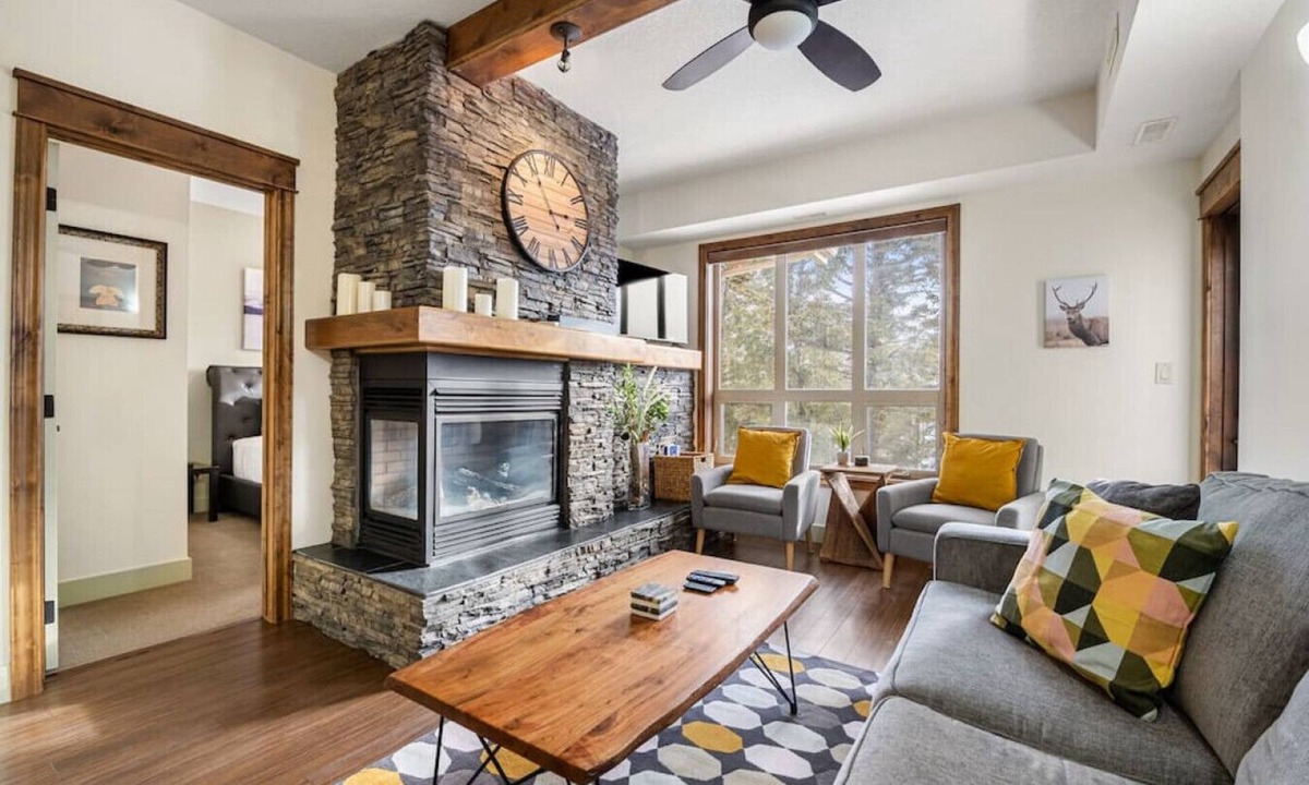 Radium Hot Springs Apartment | The Sable Forest Side | Pool | Hot Tub | Top Floor