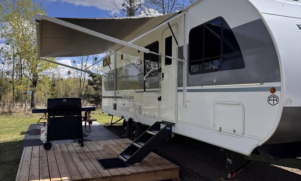 Rocky Mountain House House | The Salem RV Rental - Spacious, family-friendly RV getaway with all essentials included for a comfortable camping stay