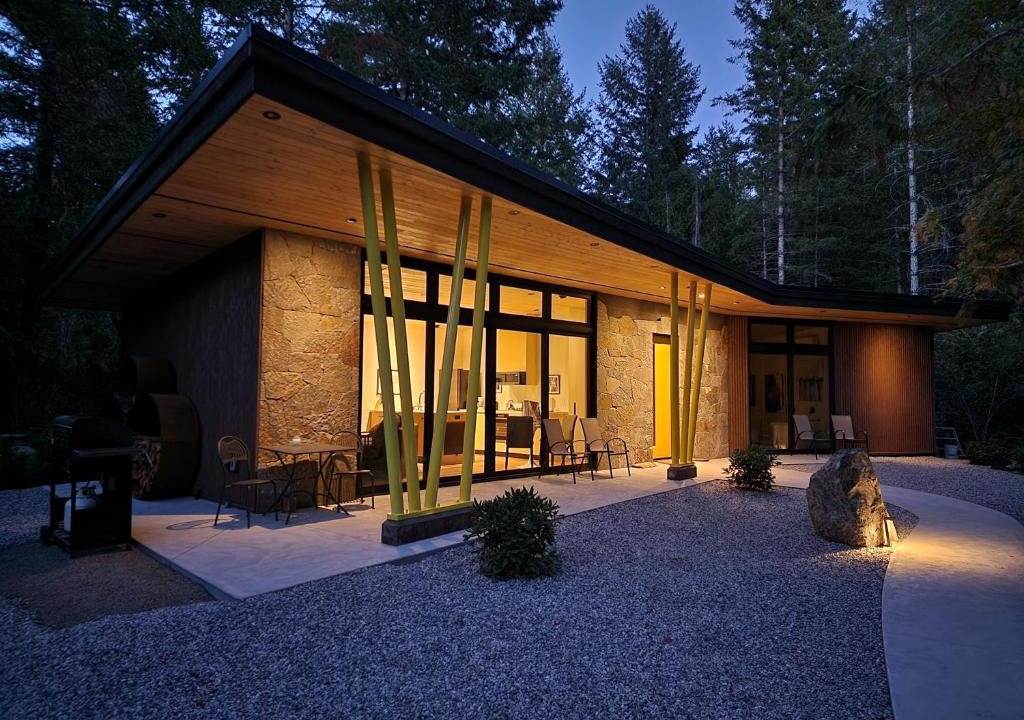 Madeira Park House | The Shed at Moon Dance