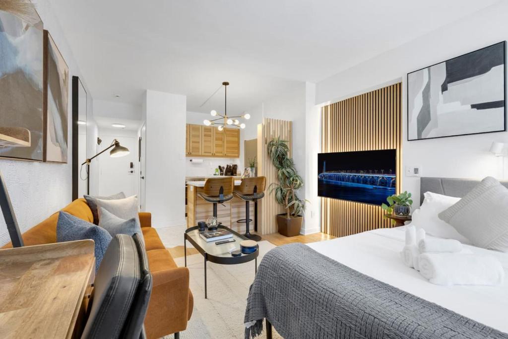 Milton Park Apartment | The Sherbrooke Suite 99