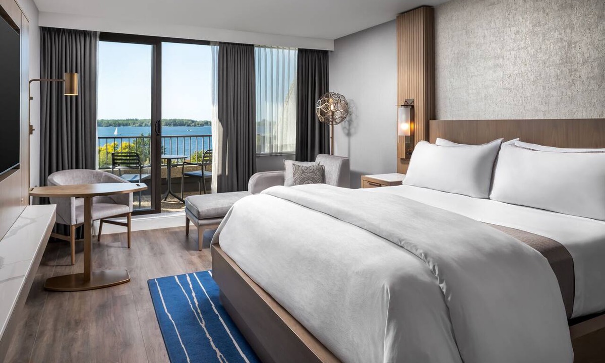 Central Waterfront Hotel | The Westin Harbour Castle, Toronto