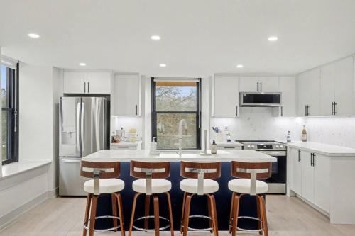 Salem House | The Wynford Dreamy Capri Suite