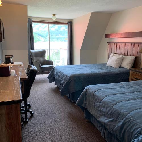 Revelstoke Hotel | Three Valley Lake Chateau