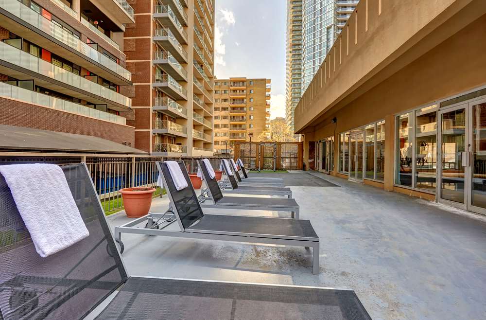 Church and Wellesley Hotel | Town Inn Suites