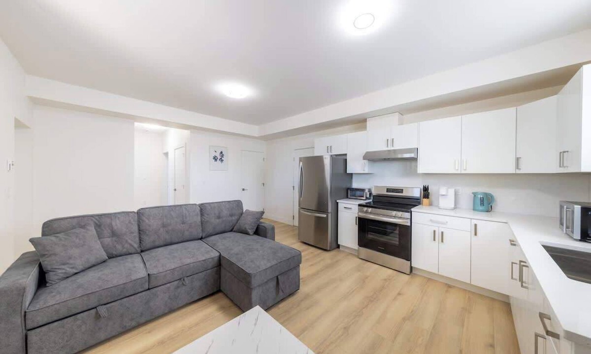 Eastern Hillsides House | Tranquil 2-Bedroom Basement Suite , Relaxing Stay