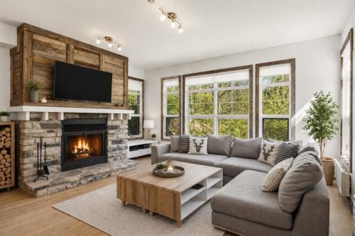 Tremblant-Les-Eaux House | Tremblant Prestige - Les Eaux 221-1