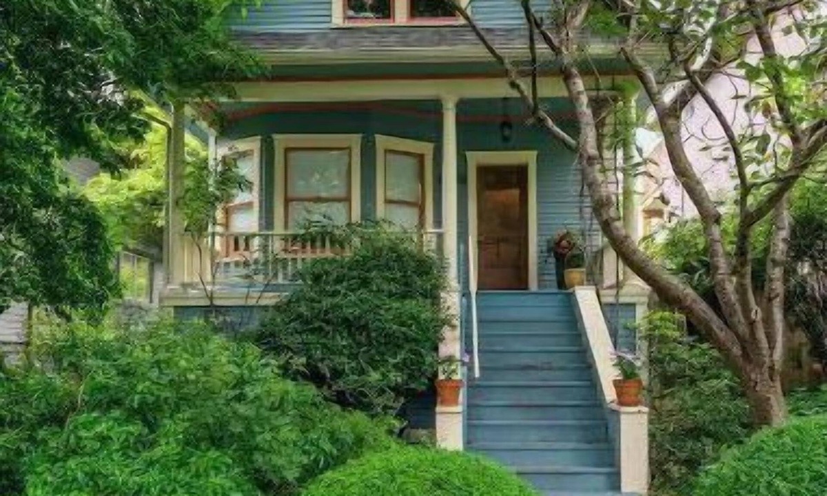 Grandview-Woodland House | Trendy and Cozy 1 Brm Garden Suite in Grandview-Woodland