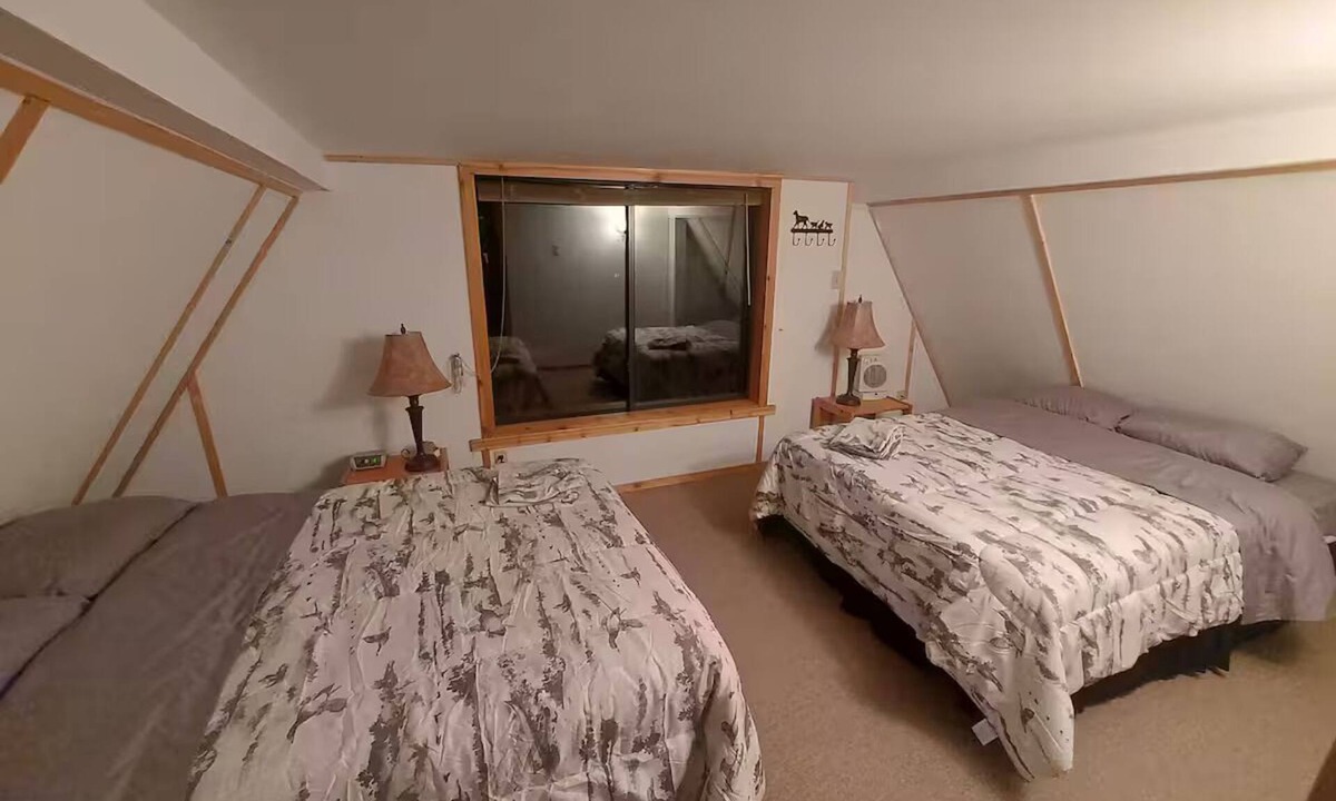 Rock Creek Cabin | Twilight Meadows Cabin