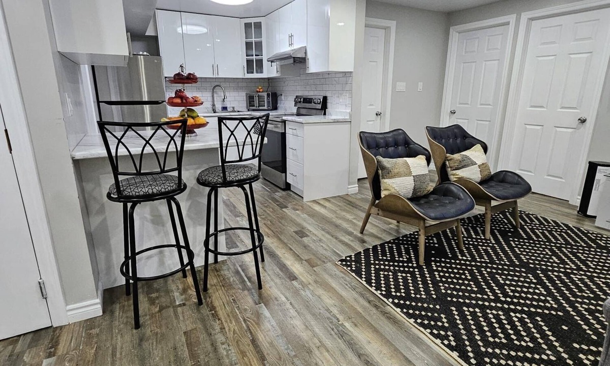London House | Two Bedrooms Basement Apartment nearWestern University and University Hospital