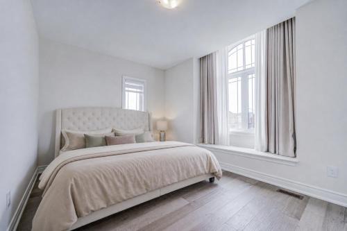 East Gwillimbury House | Two Private Rooms with Private Bath, Shared Kitchen and Laundry