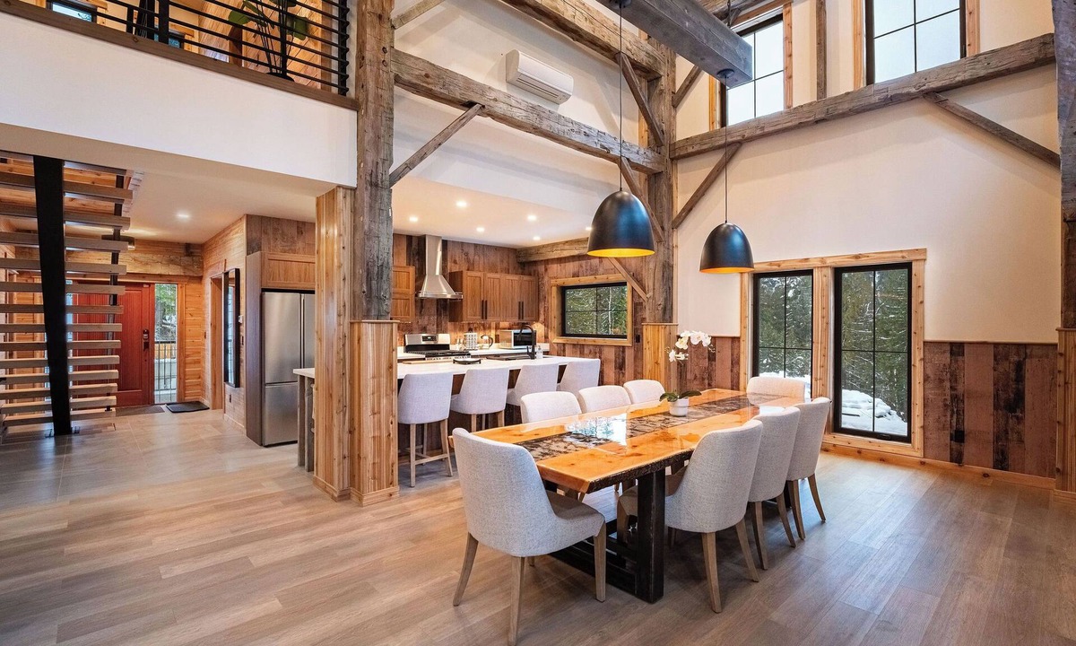 Revelstoke Hotel | Ultra-Luxurious 3-Bedroom Lodge with Exclusive Private Hot Tub