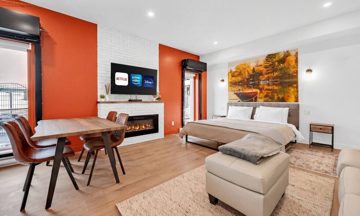 Rimouski-Neigette Apartment | Unit 105 - King Bed - 55" TV - Downtown