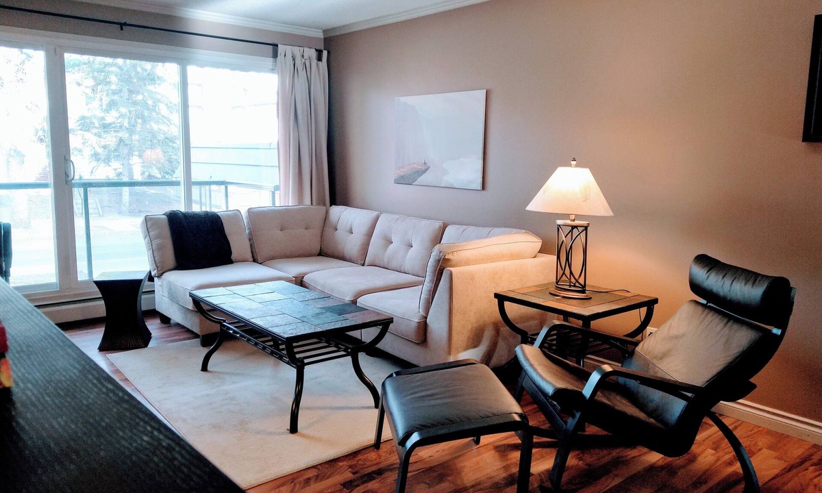 Southwest Edmonton Condo | UofA, UofA Hospital, Cafés, Trails, Whyte Ave!