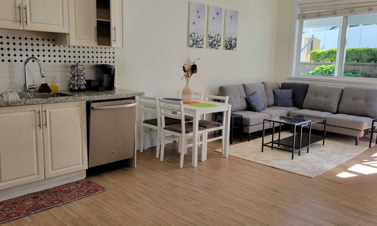 Newton Apartment | Urban Retreat Unwind and Enjoy in this beautiful space