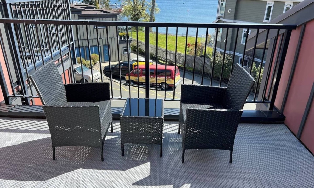 Sooke House | Vancouver Island Waterfront Resort