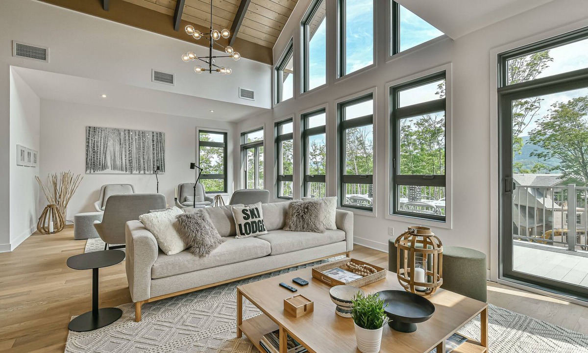 Mont-Tremblant Condo | Verbier Skye | 5 Bedrooms | Ski Mountain View | Shuttle + Covered Parking + Spa & Pool Access